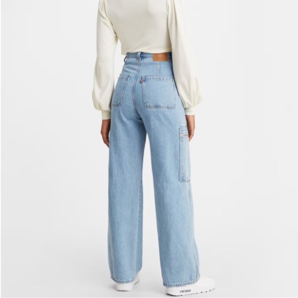 Levi’s Y2K Cargo High Rise Utility Jeans. - Picture 2 of 6